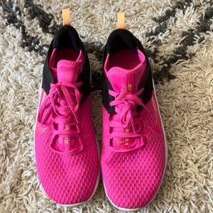 Nike AQ7492-600 Air Max Bella TR 2 Pink  size 9 US Fusia/black